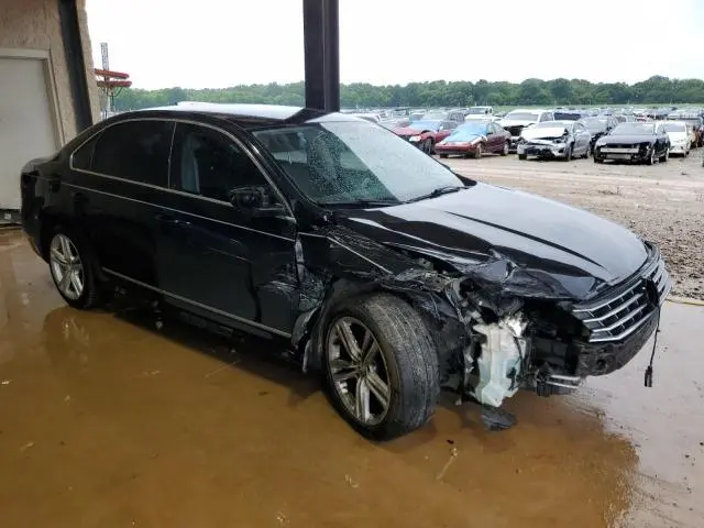 2017 VOLKSWAGEN PASSAT S  