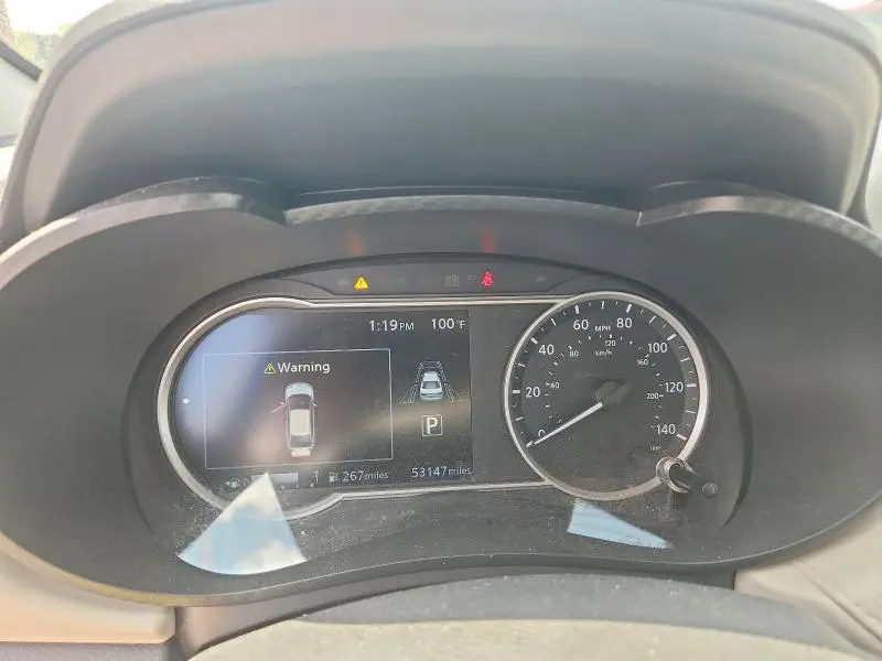 2022 NISSAN VERSA SV  