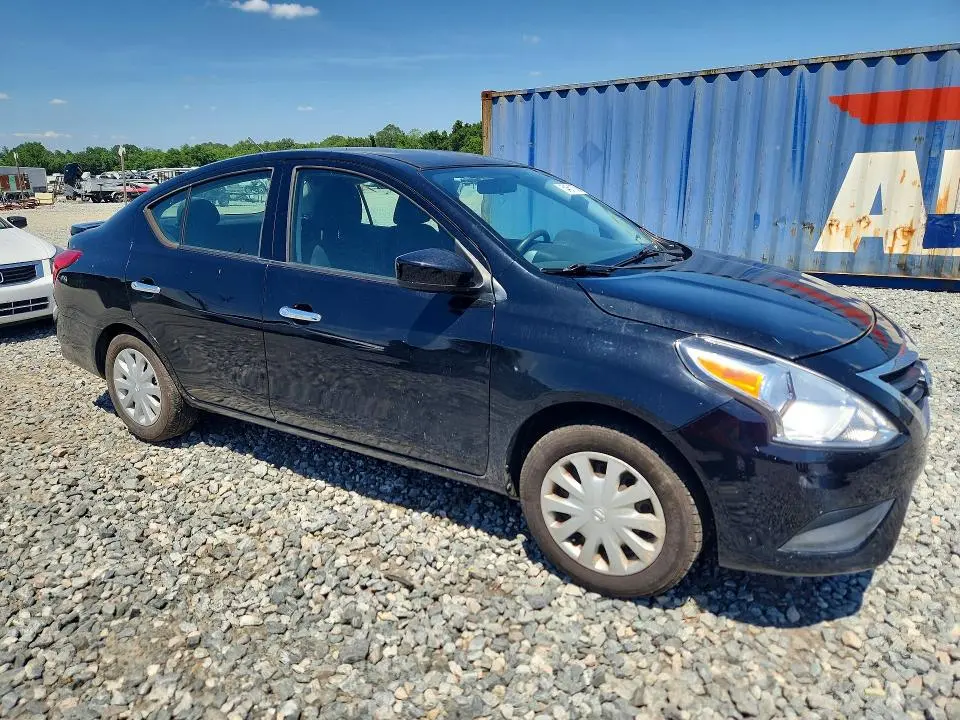 2019 NISSAN VERSA SV  