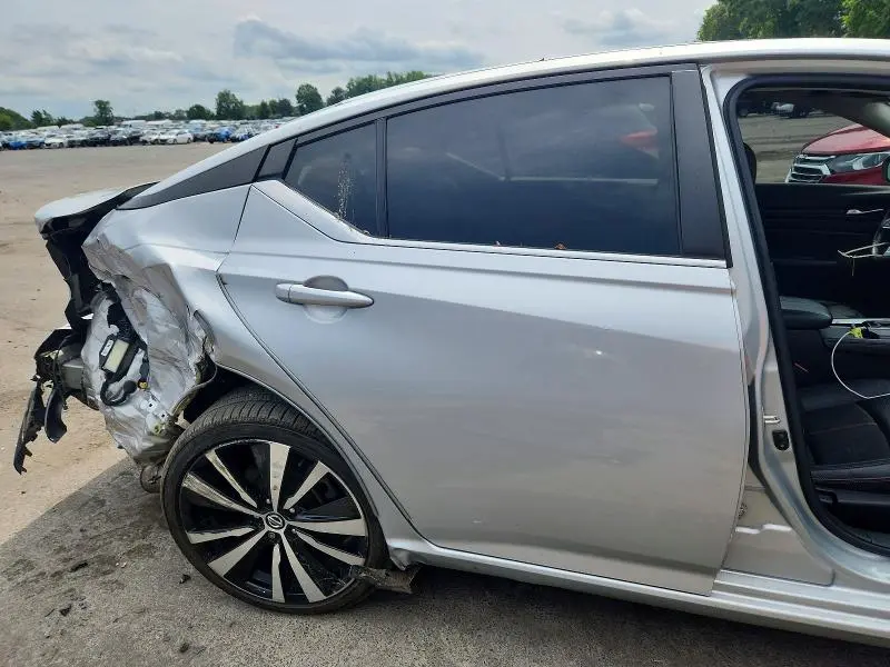 2021 NISSAN ALTIMA SR  