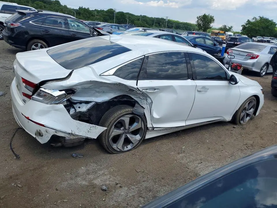 2020 HONDA ACCORD TOURING  