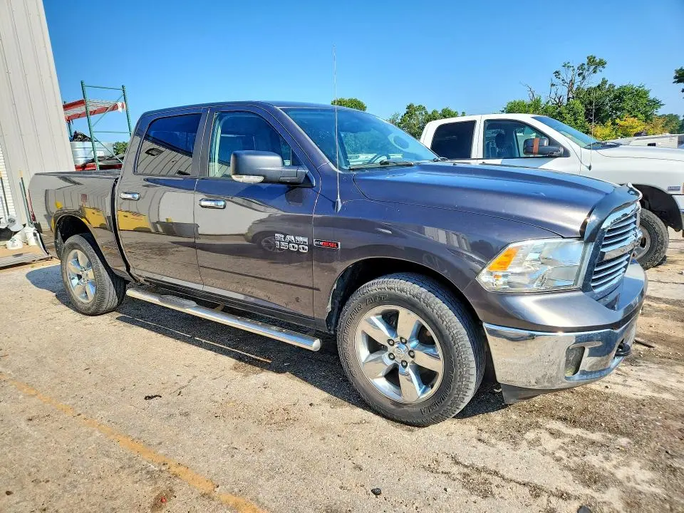 2015 RAM 1500 SLT  