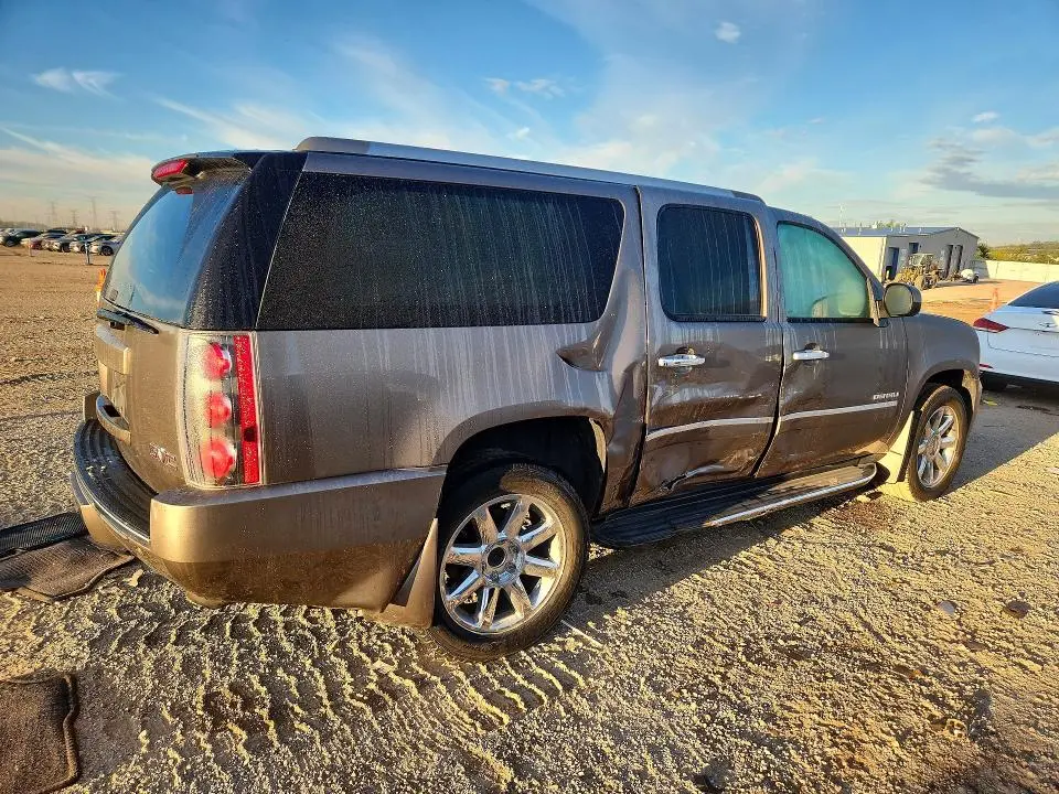 2011 GMC YUKON XL DENALI  