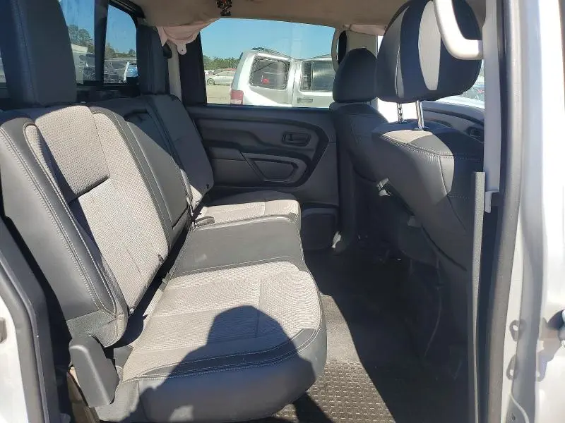 2018 NISSAN TITAN S  