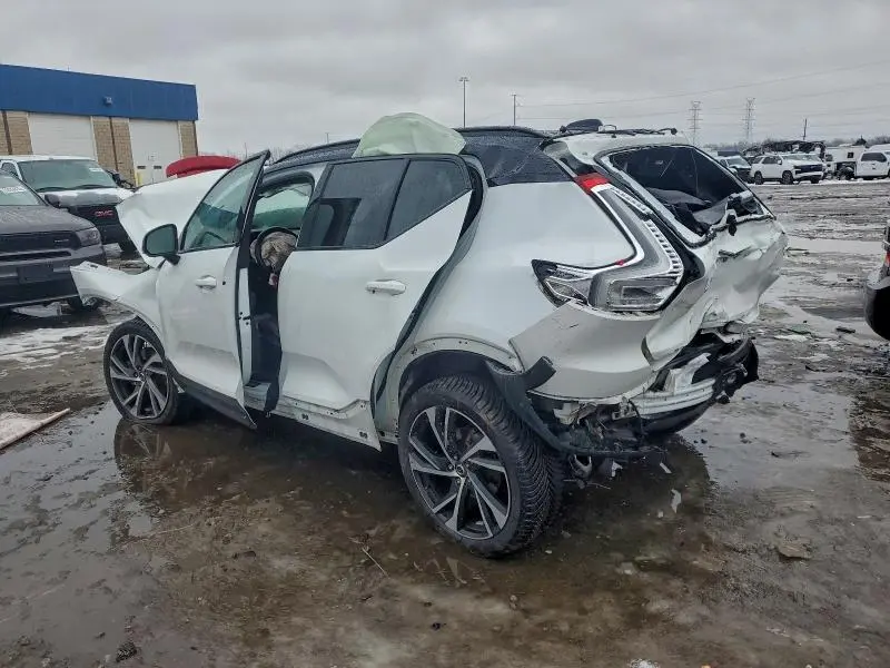 2019 VOLVO XC40 T5 R-DESIGN  