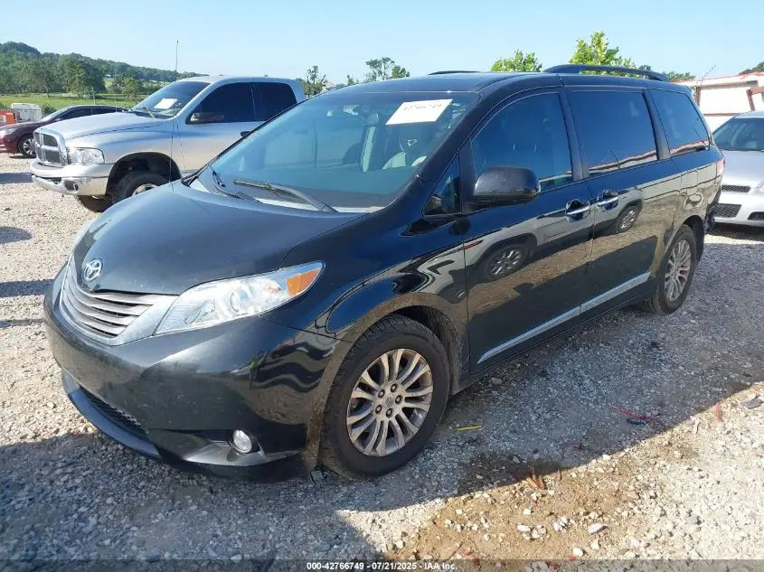 2013 TOYOTA SIENNA XLE V6 8 PASSENGER