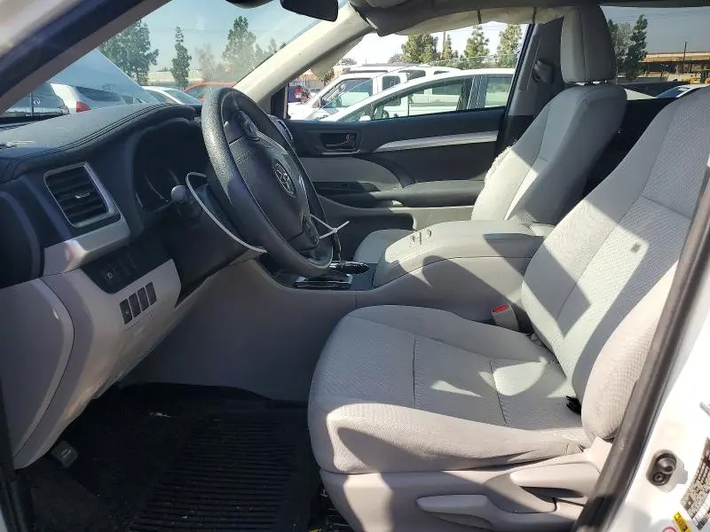 2018 TOYOTA HIGHLANDER LE  