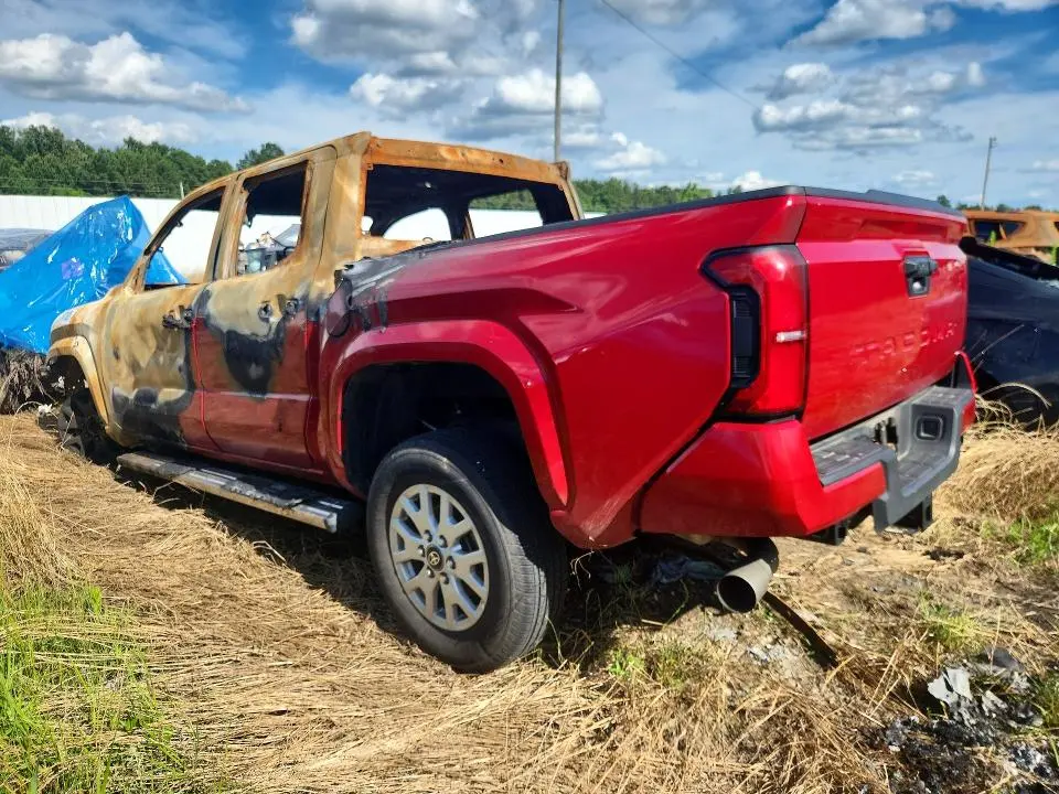 2025 TOYOTA TACOMA SR5  