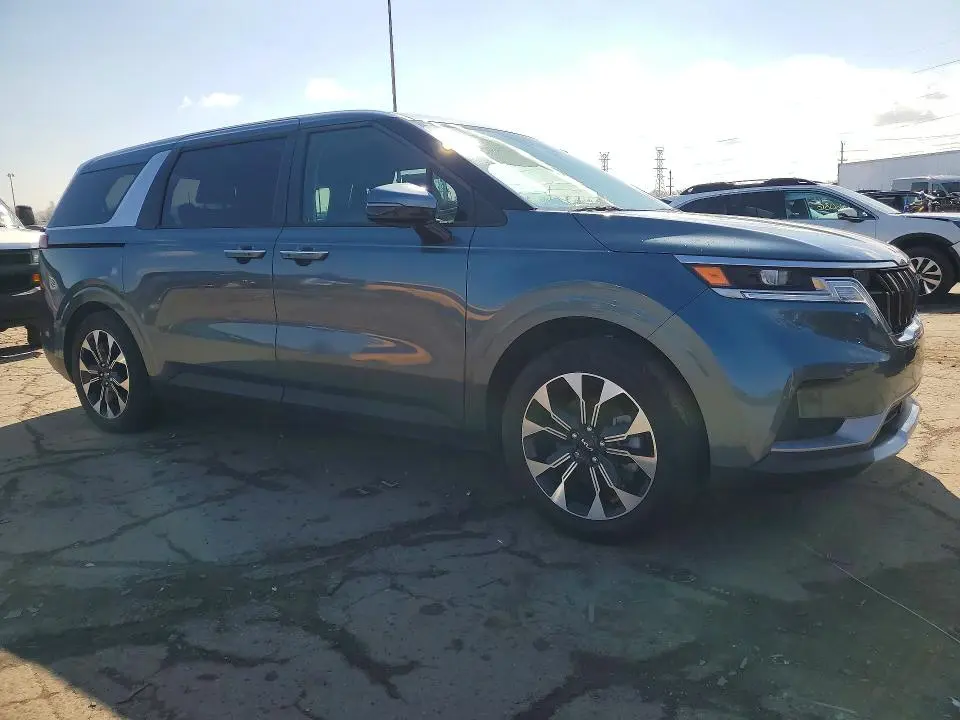 2024 KIA CARNIVAL EX  