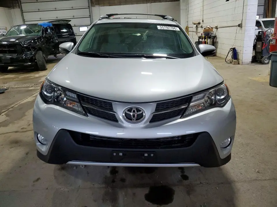 2015 TOYOTA RAV4 XLE  