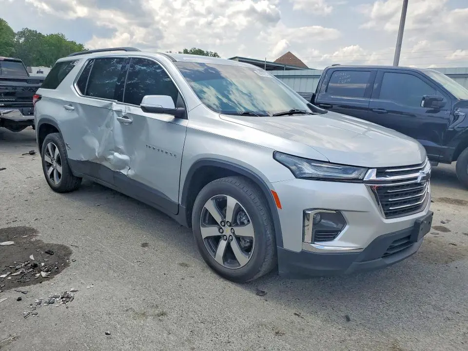 2022 CHEVROLET TRAVERSE LT  