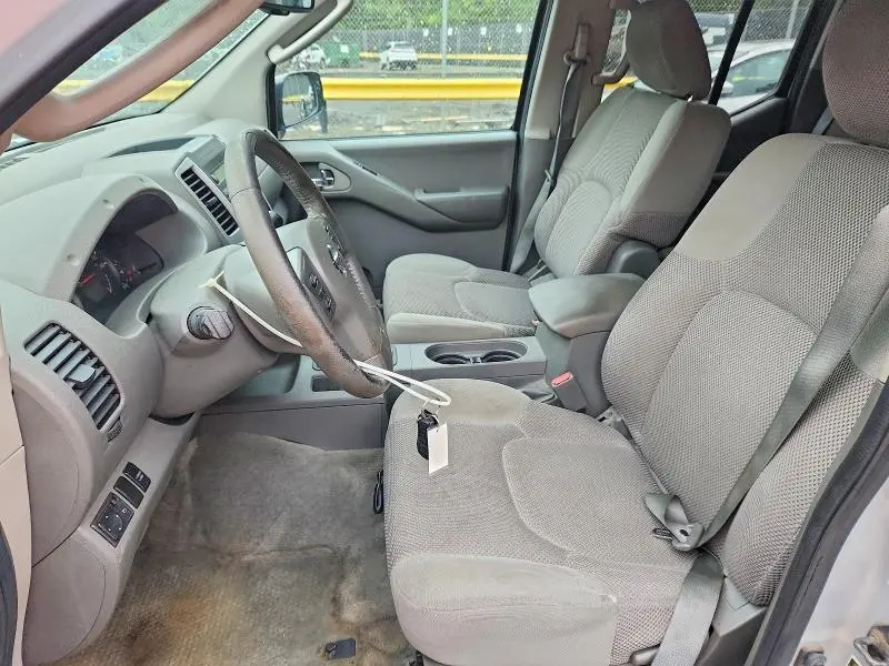 2011 NISSAN FRONTIER S  