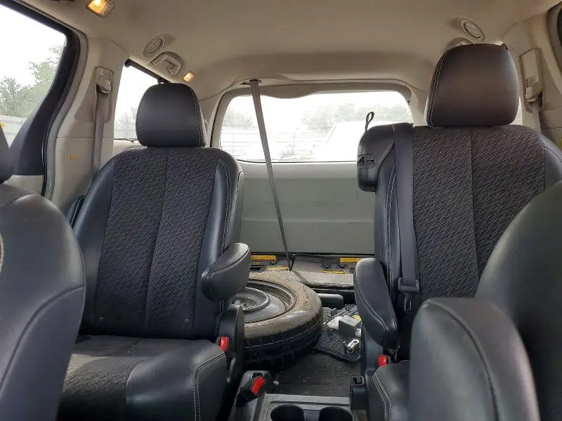 2011 TOYOTA SIENNA SPORT  