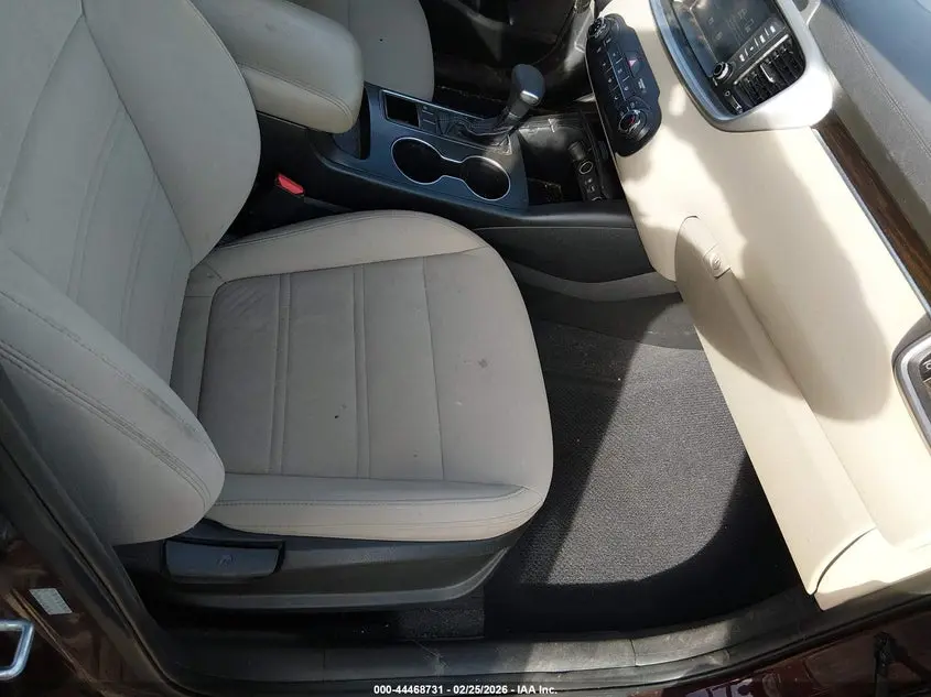 2019 KIA SORENTO 2.4L LX