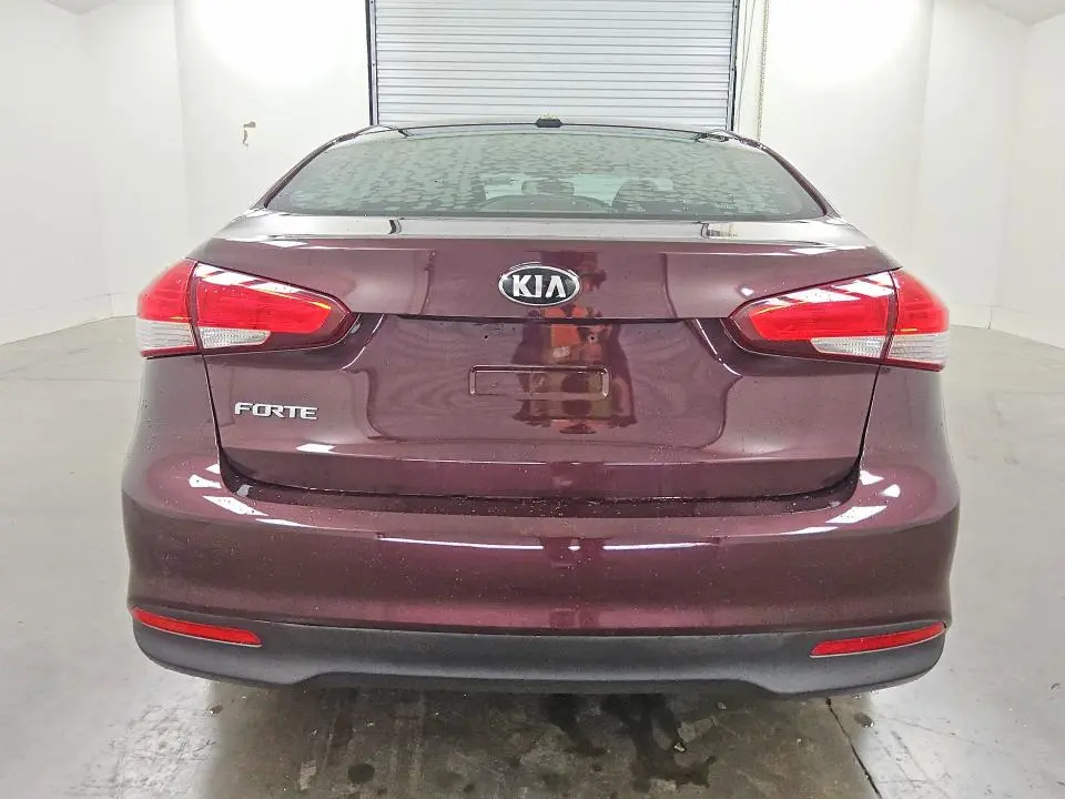 2017 KIA FORTE LX  