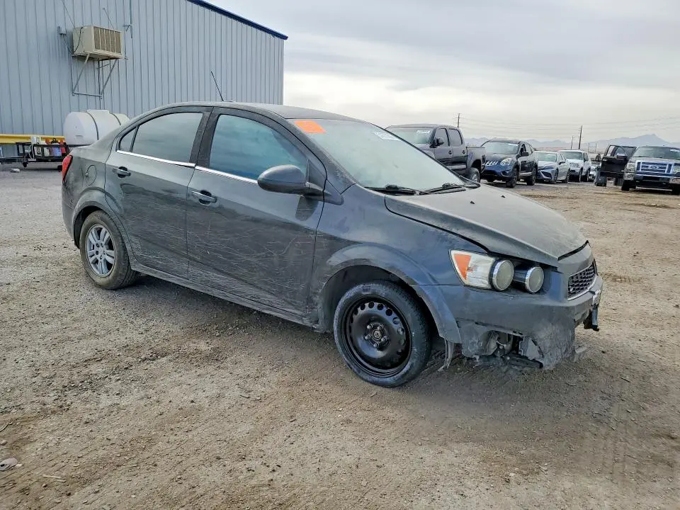 2016 CHEVROLET SONIC LT  