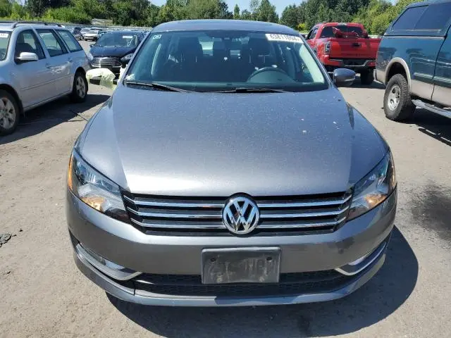2015 VOLKSWAGEN PASSAT SE  