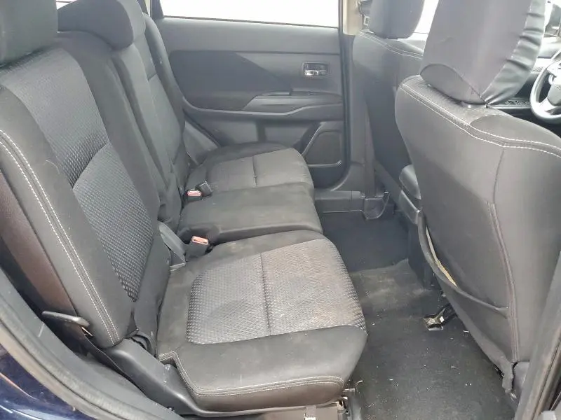 2018 MITSUBISHI OUTLANDER ES  