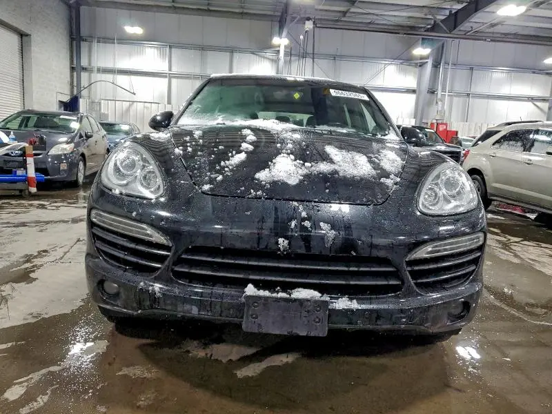 2014 PORSCHE CAYENNE   