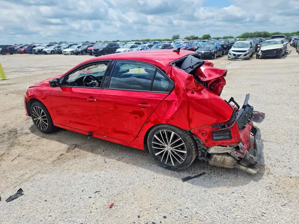 2016 VOLKSWAGEN JETTA SPORT  