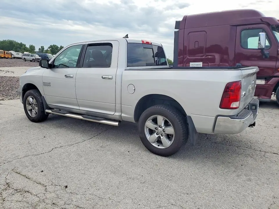 2016 RAM 1500 SLT  