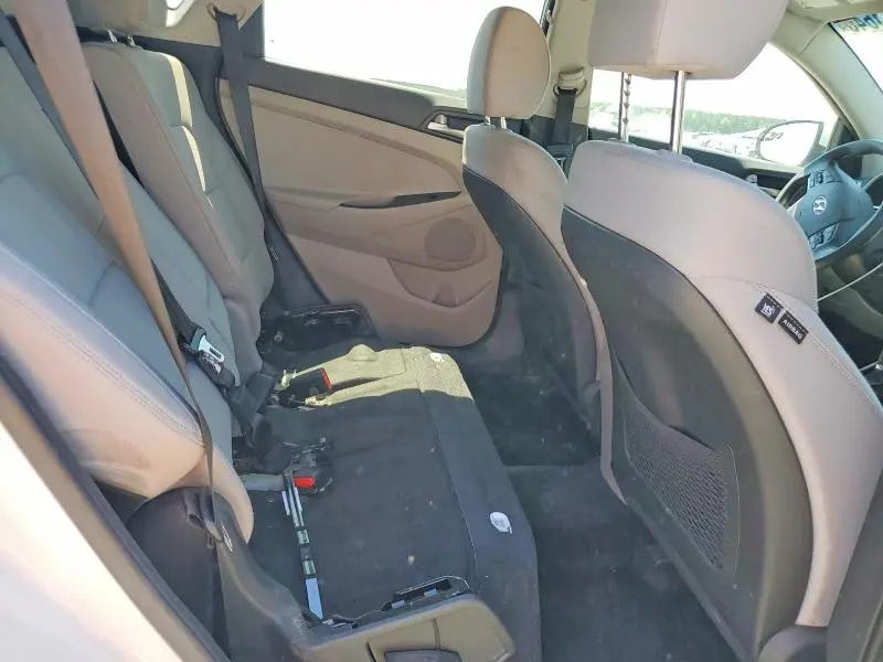 2019 HYUNDAI TUCSON SE  