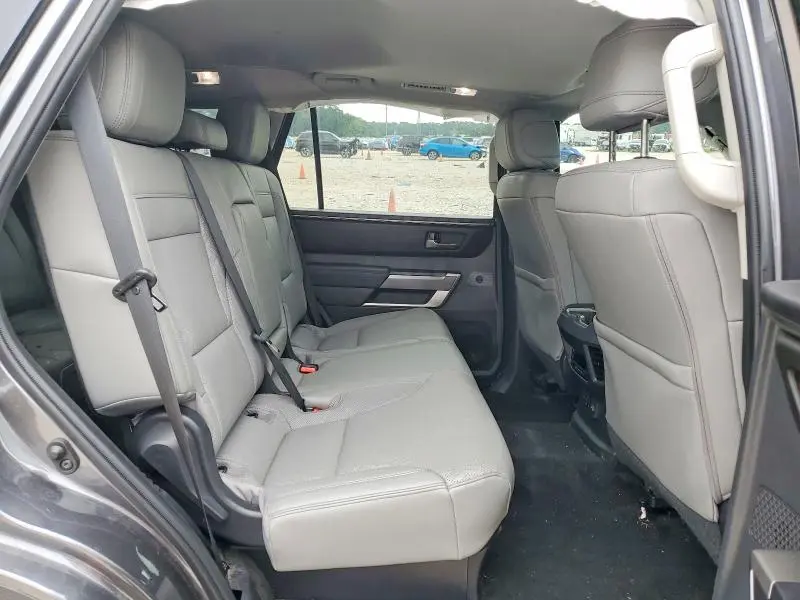 2024 TOYOTA SEQUOIA SR5  