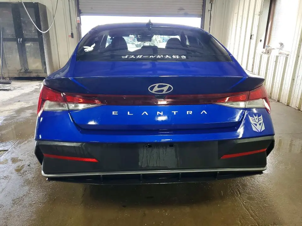2025 HYUNDAI ELANTRA SE  