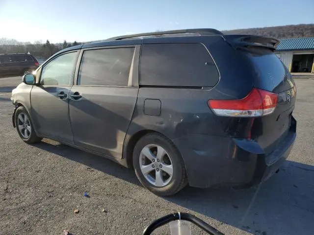 2011 TOYOTA SIENNA LE  