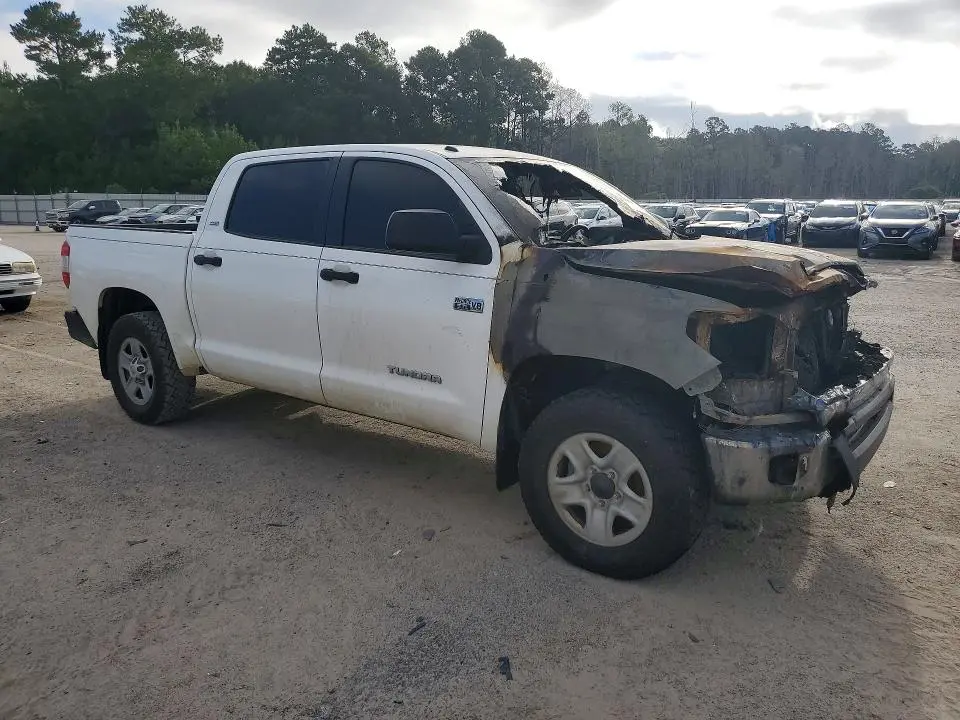 2018 TOYOTA TUNDRA CREWMAX SR5  