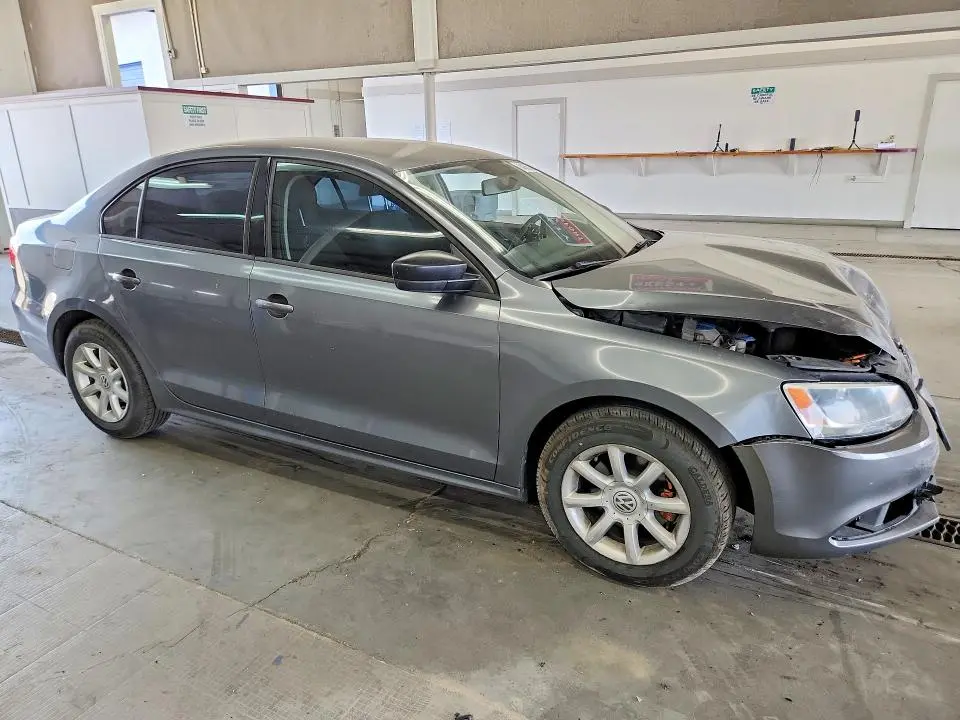 2011 VOLKSWAGEN JETTA BASE  
