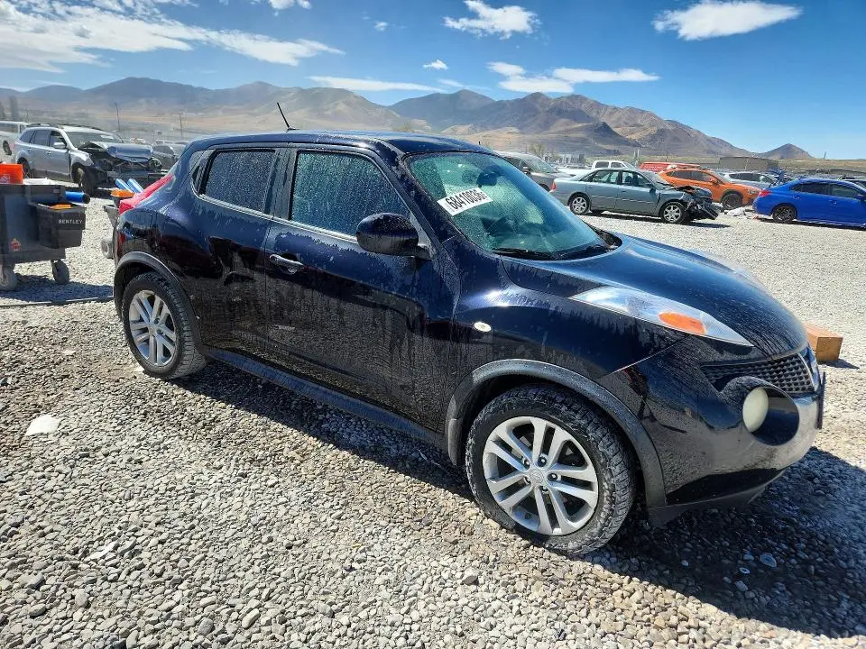 2011 NISSAN JUKE S  
