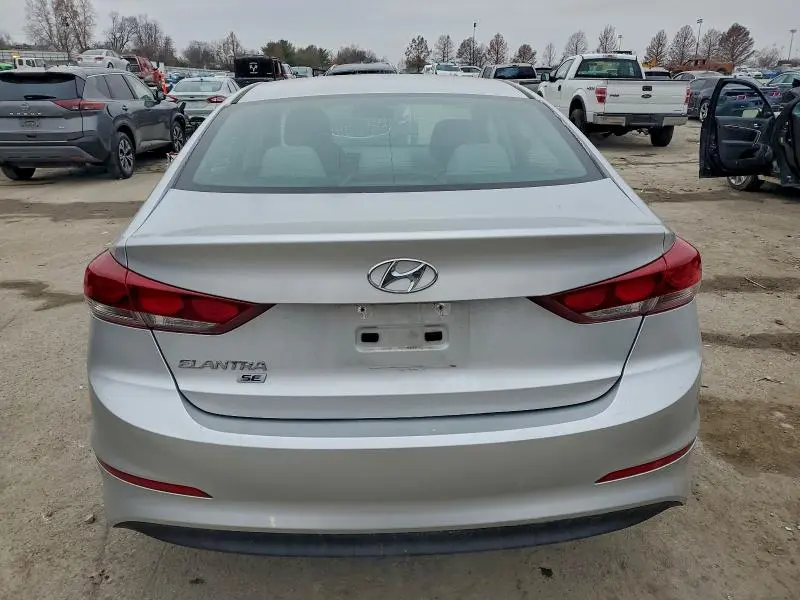 2018 HYUNDAI ELANTRA SE  