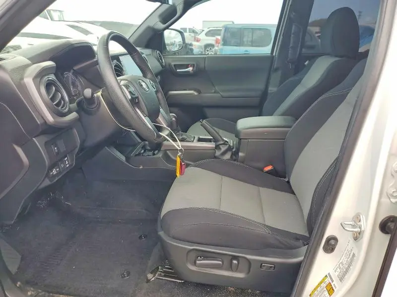 2022 TOYOTA TACOMA SR5 V6  