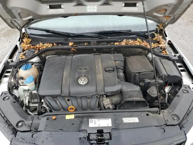 2012 VOLKSWAGEN JETTA SE  