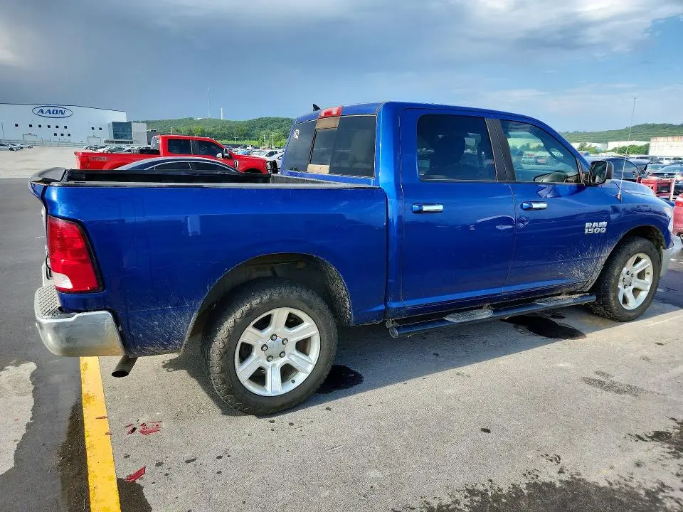 2016 RAM 1500 SLT  