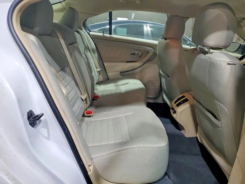 2018 FORD TAURUS SE  