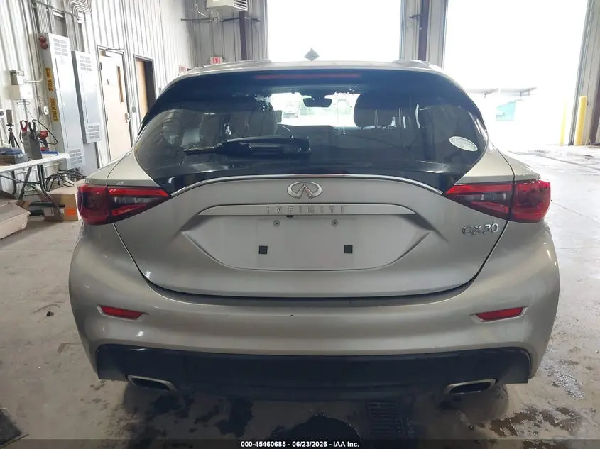 2017 INFINITI QX30  