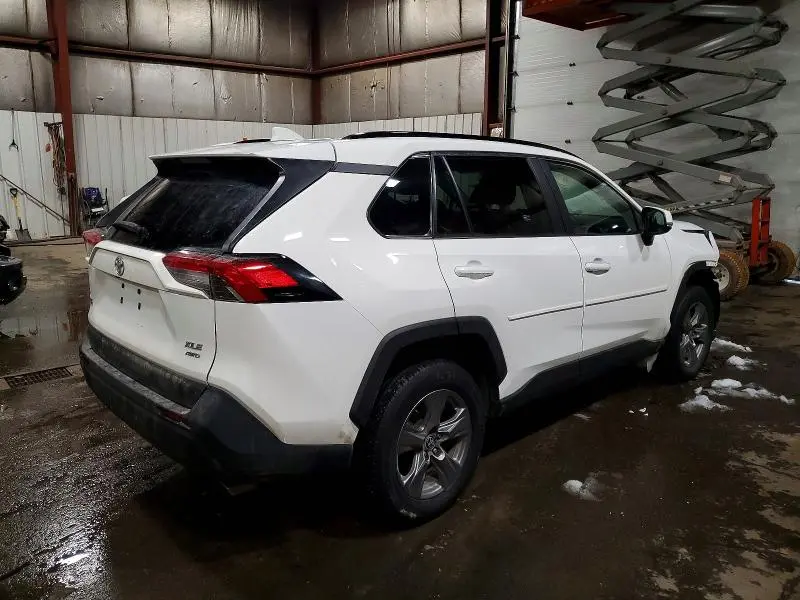 2023 TOYOTA RAV4 XLE  