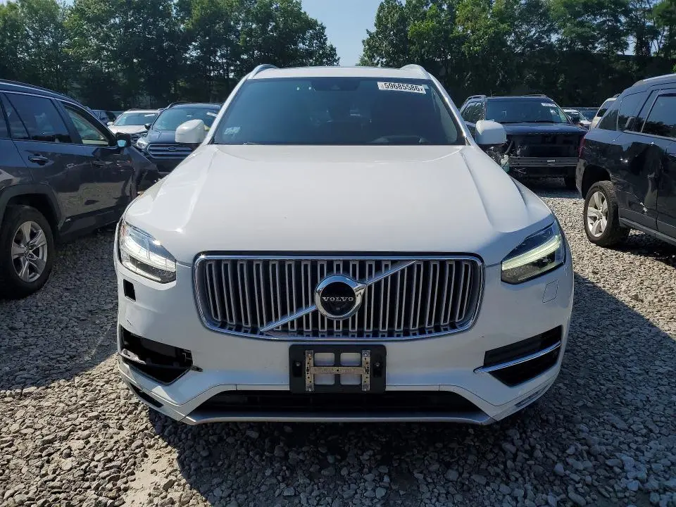 2017 VOLVO XC90 T6  