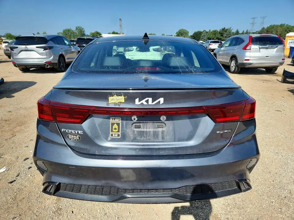 2022 KIA FORTE GT LINE  