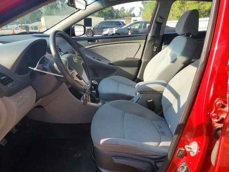 2013 HYUNDAI ACCENT SE  