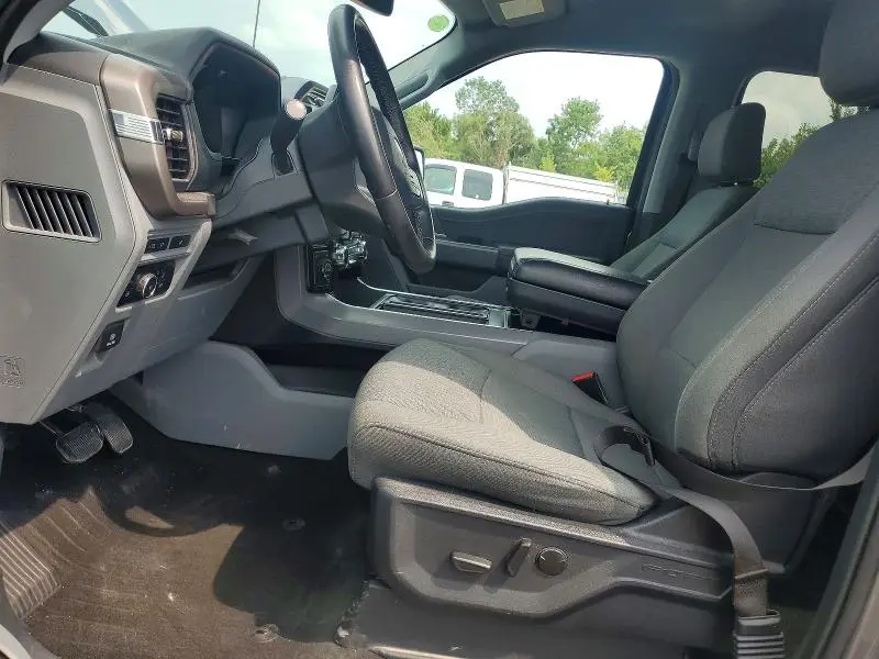 2024 FORD F150 XLT  