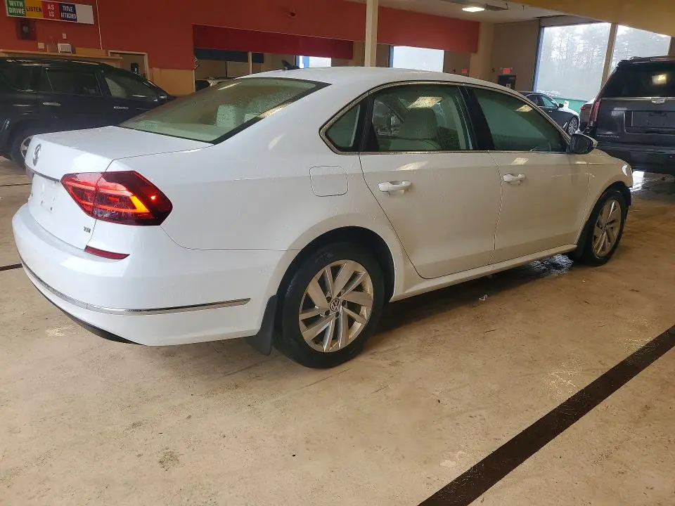 2018 VOLKSWAGEN PASSAT   