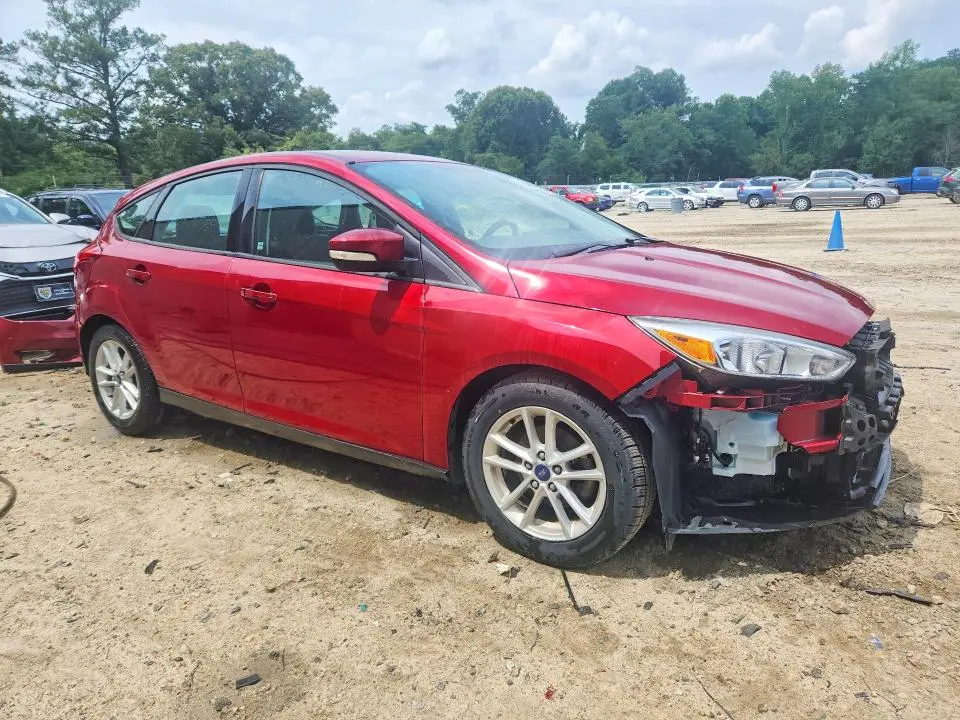 2015 FORD FOCUS SE  