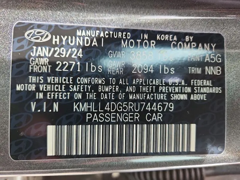 2024 HYUNDAI ELANTRA SE  