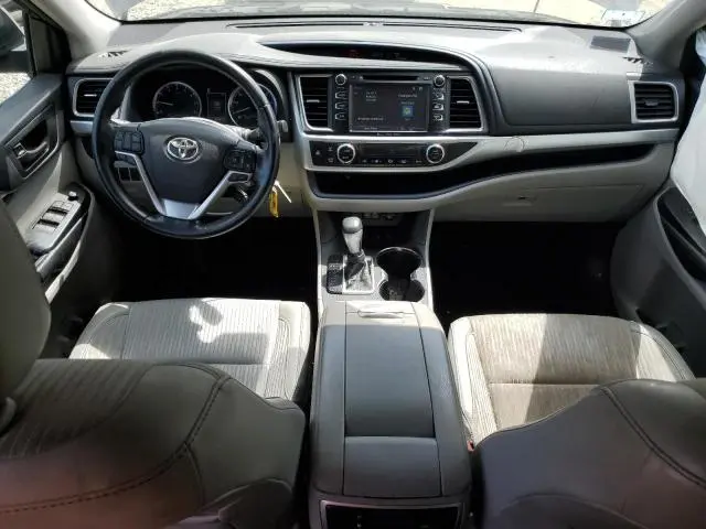 2017 TOYOTA HIGHLANDER LE  