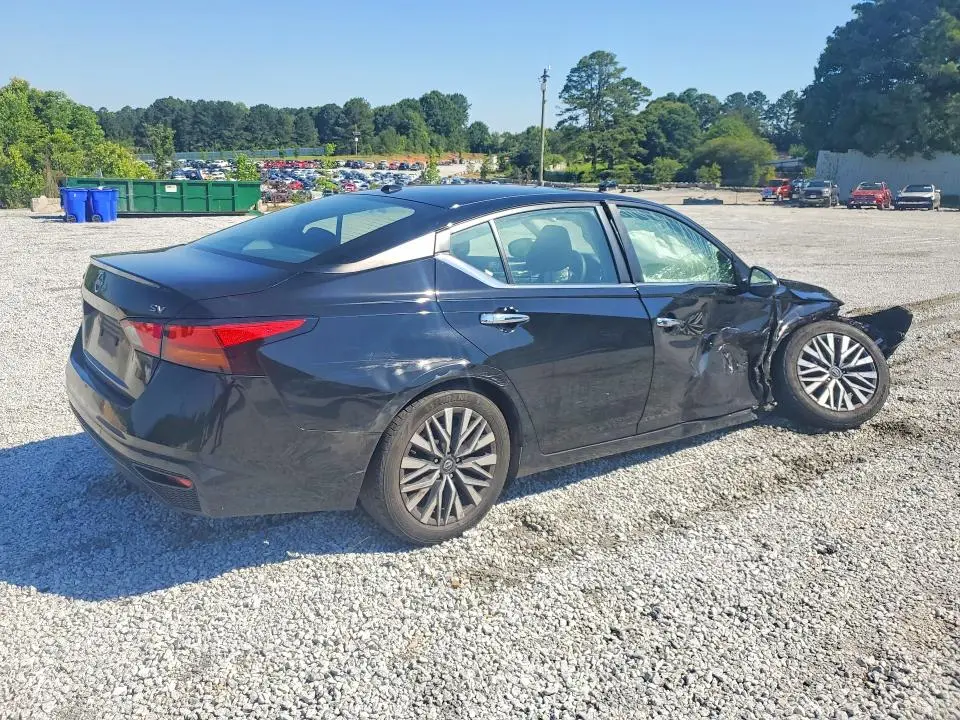 2023 NISSAN ALTIMA SV  