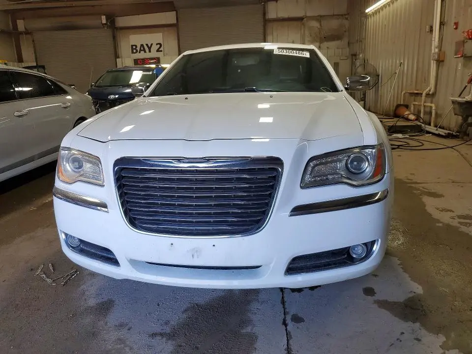 2011 CHRYSLER 300 LIMITED  