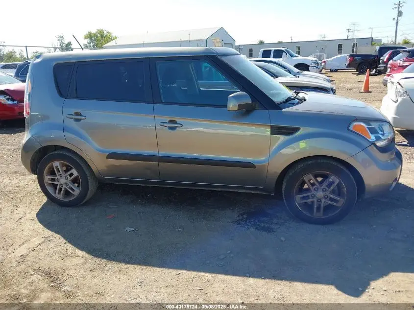 2011 KIA SOUL +
